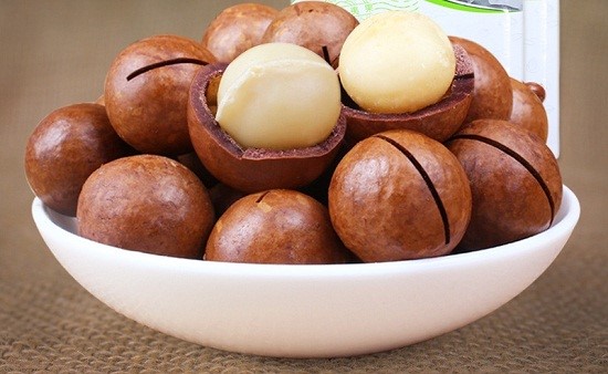 giá hạt mắc ca úc