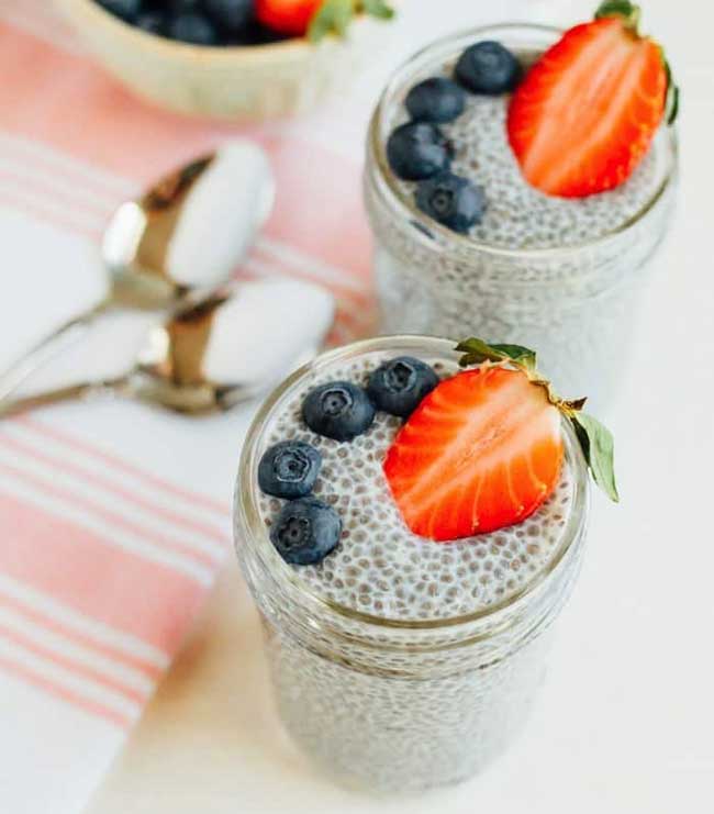 cach-an-mon-chia-pudding-ckn